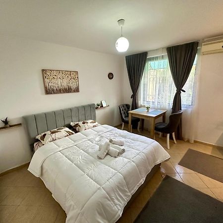 Krid Tirana Studio Flat Luaran gambar
