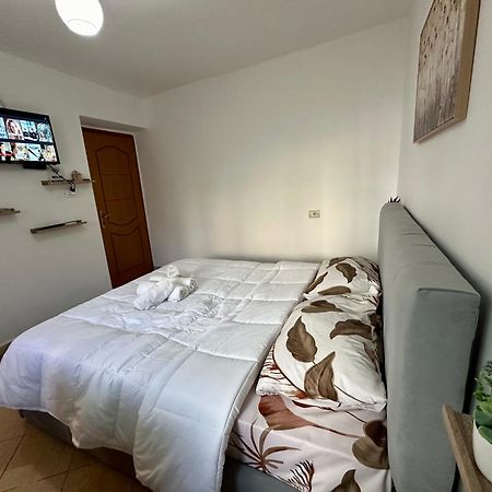 Krid Tirana Studio Flat Luaran gambar